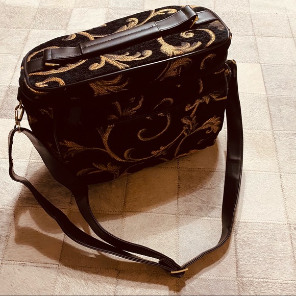 Large Upholstered Toiletries/Makeup Case CarryAll - Picture 2 of 6